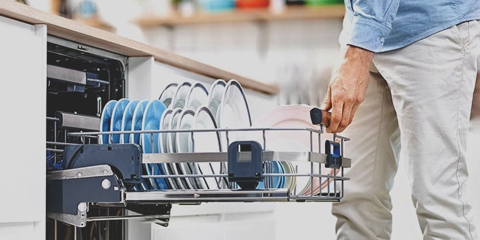 Посудомоечная машина: выгодно ли брать, плюсы и минусы
